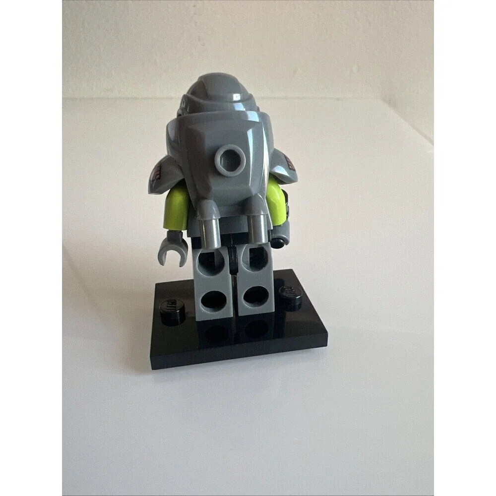 Lego Alien Avenger Series 9 Collectible Minifigure Complete 71000 col139